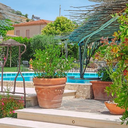 Il Giardino Degli Aranci Bed & Breakfast Mores Exterior photo