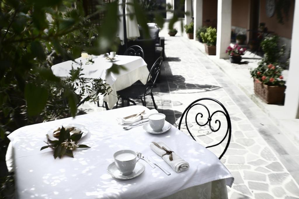 Il Giardino Degli Aranci Bed & Breakfast Mores Exterior photo